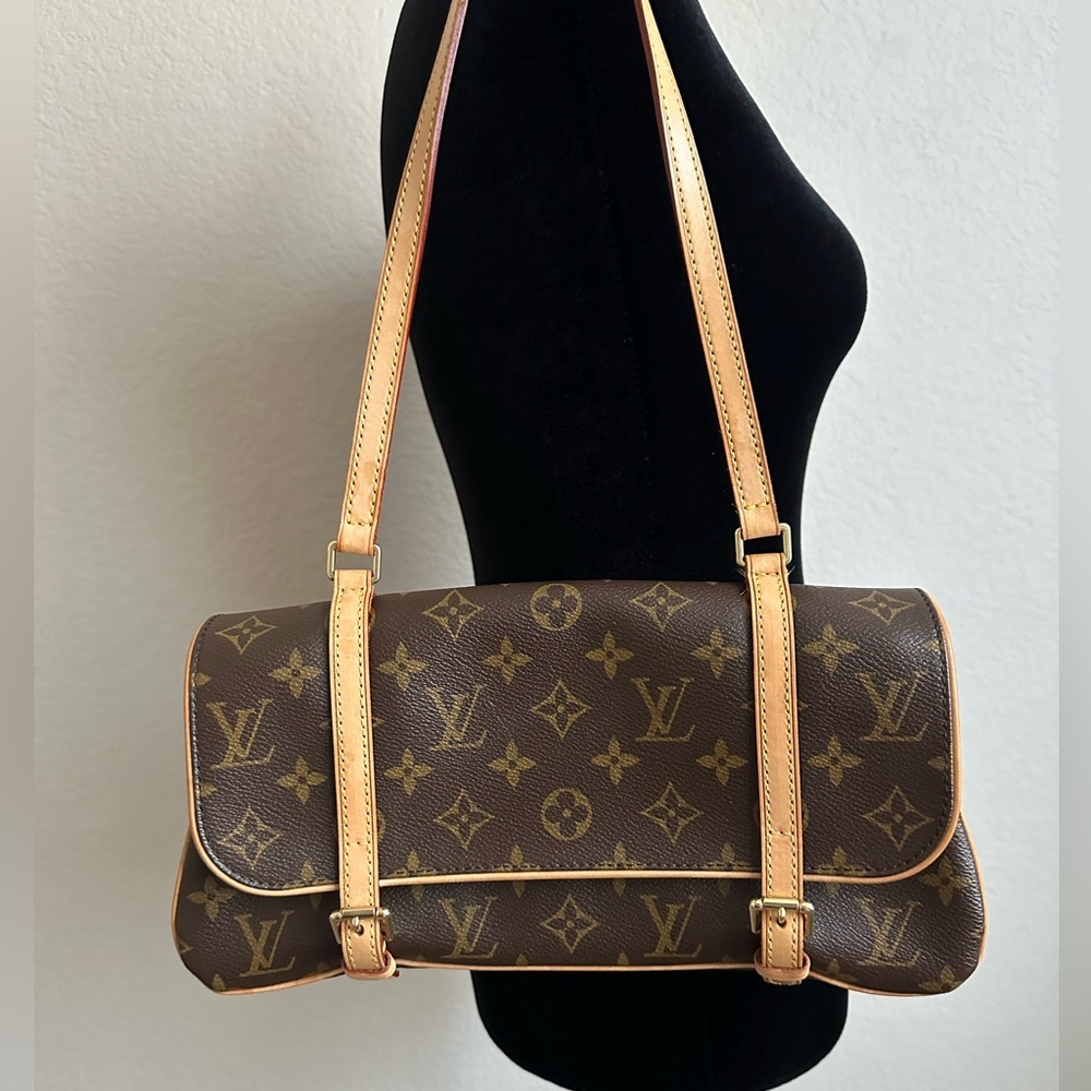 LOUIS VUITTON AUTHENTIC Monogram Pochette Marelle Pouch